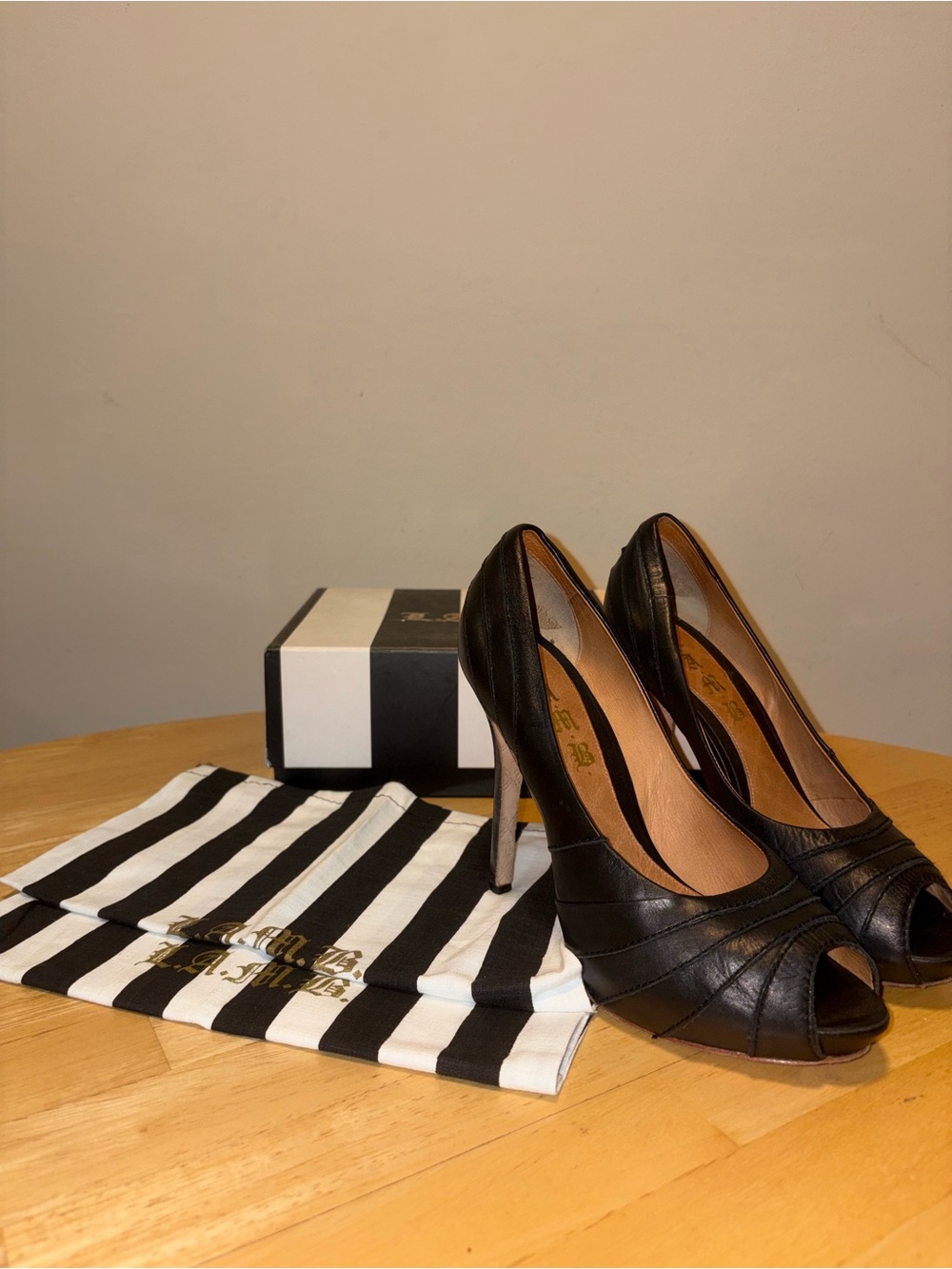 Vintage Y2K L.A.M.B Gwen Stefani “Tansy” Black Leather Peep-Toe Pumps with Box